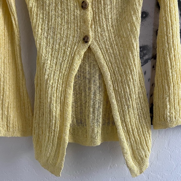 NWT Urban Revivo Women's Yellow Ribbed Knit Long Sleeve Sweater Cardigan size 4 - Picture 3 of 9
